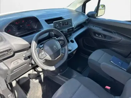 Photo 7 Peugeot Partner  FOURGON STANDARD 650 KG BLUEHDI 130 S&S EAT8