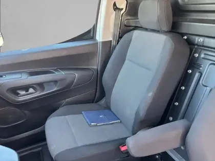 Photo 11 Peugeot Partner  FOURGON STANDARD 650 KG BLUEHDI 130 S&S EAT8