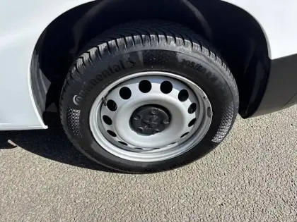 Photo 12 Peugeot Partner  FOURGON STANDARD 650 KG BLUEHDI 130 S&S EAT8