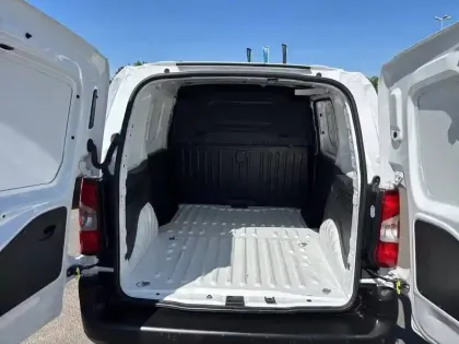 Photo 5 Peugeot Partner  FOURGON STANDARD 650 KG BLUEHDI 130 S&S EAT8