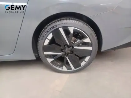 Photo 10 Peugeot 308  SW Hybrid 145 e-DCS6