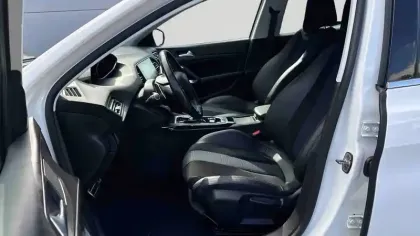 Photo 11 Peugeot 308  BlueHDi 130ch S&S EAT8