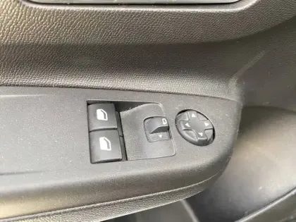 Photo 24 Opel Corsa  Electrique 136 ch & Batterie 50 kWh