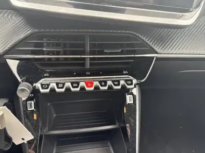 Photo 19 Peugeot 208  100 S&S BVM6