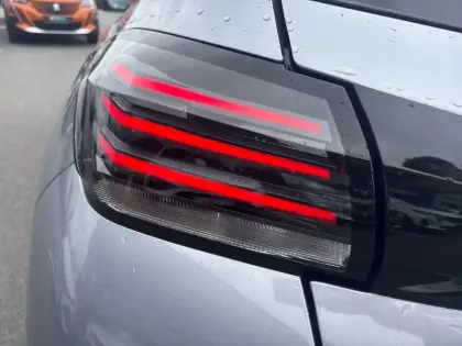 Photo 16 Peugeot 208  100 S&S BVM6