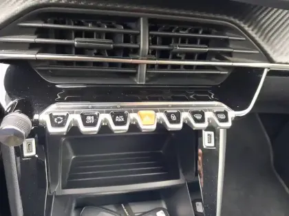 Photo 16 Peugeot 208  Electrique 50 kWh 136ch