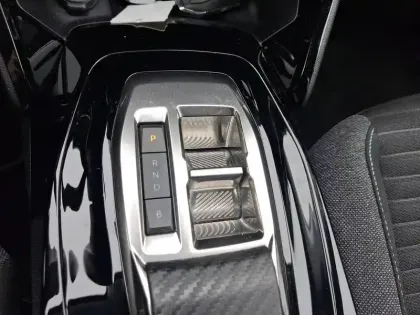 Photo 12 Peugeot 208  Electrique 50 kWh 136ch