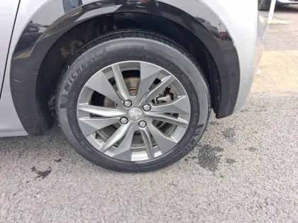 Photo 18 Peugeot 208  Electrique 50 kWh 136ch