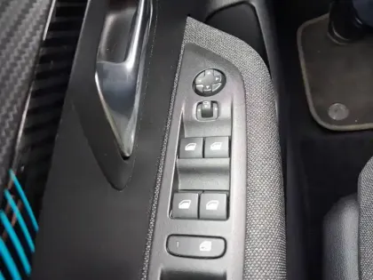 Photo 17 Peugeot 208  Electrique 50 kWh 136ch