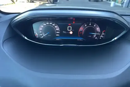 Photo 17 Peugeot 5008  PureTech 130ch S&S BVM6