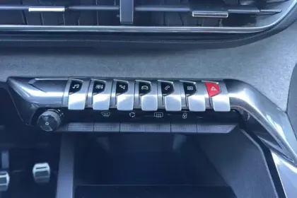 Photo 24 Peugeot 5008  PureTech 130ch S&S BVM6