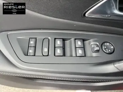 Photo 14 Peugeot 308  PureTech 130ch S&S EAT8