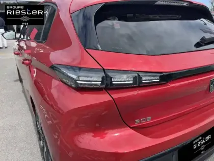 Photo 16 Peugeot 308  PureTech 130ch S&S EAT8