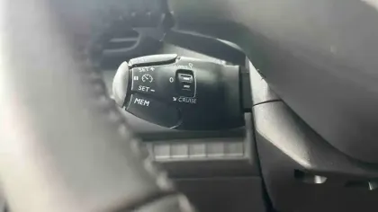Photo 14 Peugeot 208  Hybrid 110 ch e-DCS6