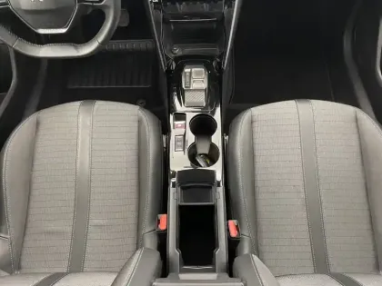 Photo 29 Peugeot 208  Electrique 50 kWh 136ch