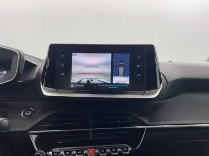 Photo 31 Peugeot 208  Electrique 50 kWh 136ch