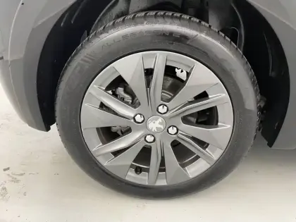 Photo 18 Peugeot 208  Electrique 50 kWh 136ch