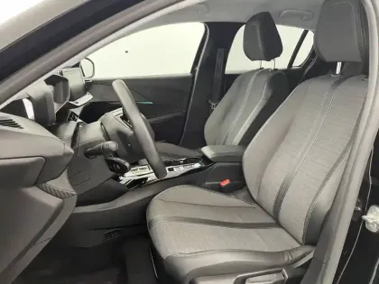 Photo 13 Peugeot 208  Electrique 50 kWh 136ch