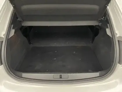 Photo 12 Peugeot 208  Electrique 50 kWh 136ch