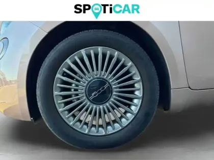 Photo 8 Fiat 500  e 95 ch