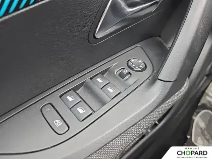 Photo 13 Peugeot 2008  Electrique 136 ch