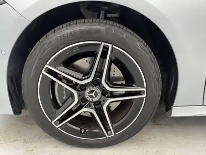 Photo 17 Mercedes Classe A  250 e Hybrid EQ 8G-DCT