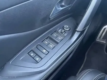 Photo 28 Peugeot 308  PHEV 180 e-EAT8