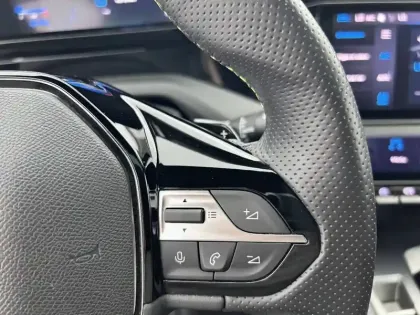 Photo 49 Peugeot 308  PHEV 180 e-EAT8