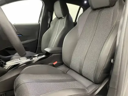 Photo 13 Peugeot 208  Hybrid 110 e-DCS6