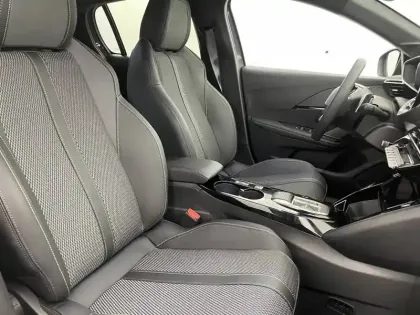 Photo 26 Peugeot 208  Hybrid 110 e-DCS6