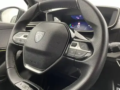 Photo 28 Peugeot 208  PureTech 100 S&S BVM6