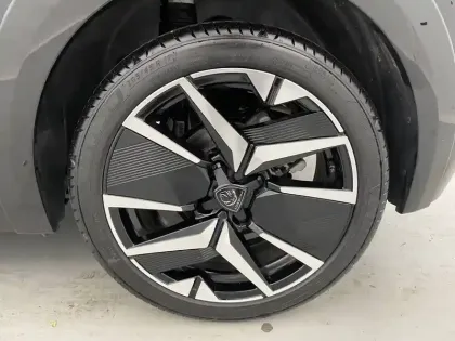 Photo 15 Peugeot 208  Hybrid 110 e-DCS6