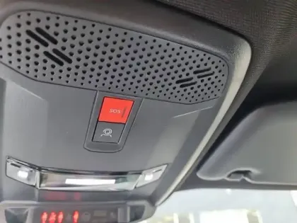 Photo 19 Peugeot 2008  Hybrid 145 e-DCS6