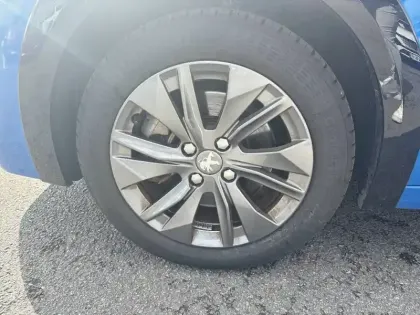 Photo 12 Peugeot 208  Electrique 50 kWh 136ch