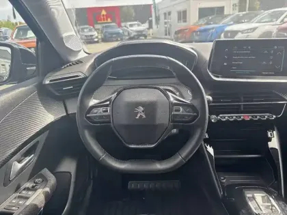 Photo 8 Peugeot 208  Electrique 50 kWh 136ch