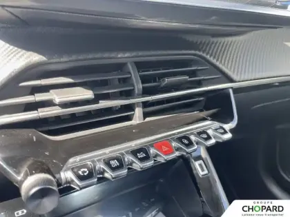 Photo 16 Peugeot 208  PureTech 100 S&S BVM6