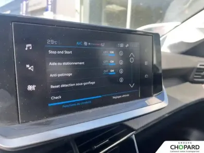 Photo 21 Peugeot 208  PureTech 100 S&S BVM6