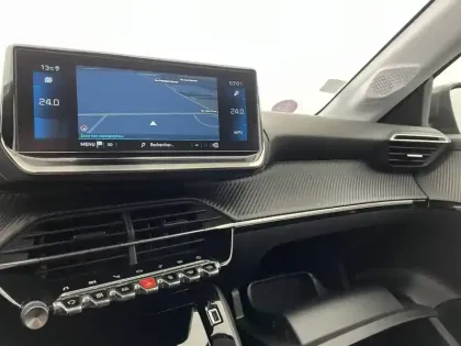 Photo 27 Peugeot 208  PureTech 100 S&S EAT8