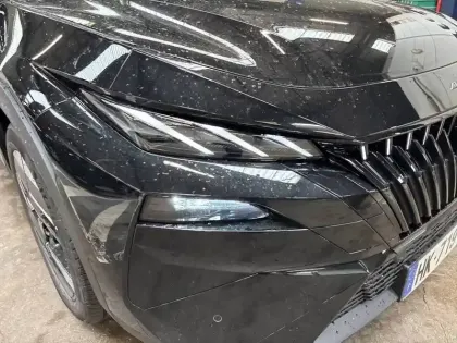 Photo 15 Peugeot 408  Hybrid 145 e-DCS6