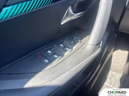 Photo 15 Peugeot 2008  PureTech 130 S&S BVM6