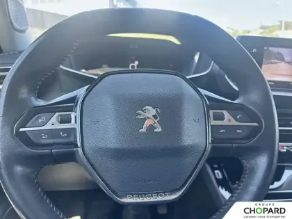 Photo 12 Peugeot 2008  PureTech 130 S&S BVM6