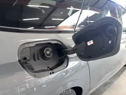 Photo 6 Peugeot 308  SW Hybrid 145 e-DCS6
