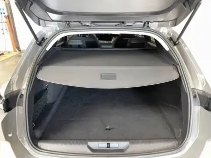 Photo 17 Peugeot 308  SW Hybrid 145 e-DCS6