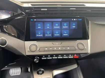 Photo 24 Peugeot 308  SW Hybrid 145 e-DCS6