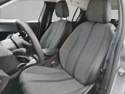 Photo 10 Peugeot 208  Hybrid 110 ch e-DCS6
