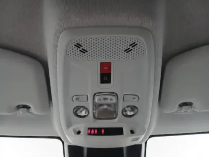 Photo 18 Peugeot 208  Hybrid 110 ch e-DCS6