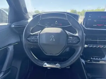 Photo 8 Peugeot 2008  PureTech 130 S&S BVM6