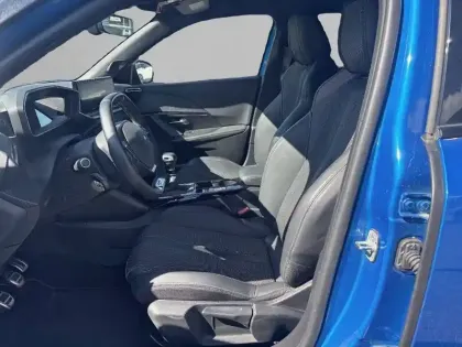 Photo 10 Peugeot 2008  PureTech 130 S&S BVM6