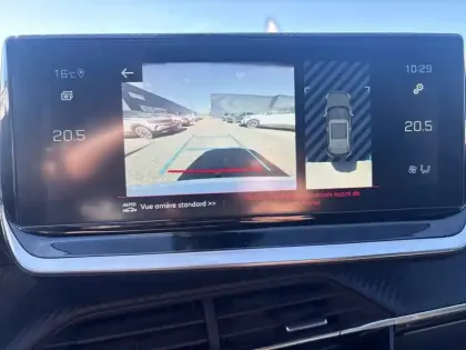 Photo 17 Peugeot 2008  PureTech 130 S&S BVM6