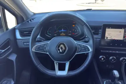 Photo 11 Renault Captur  E-Tech full hybrid 145